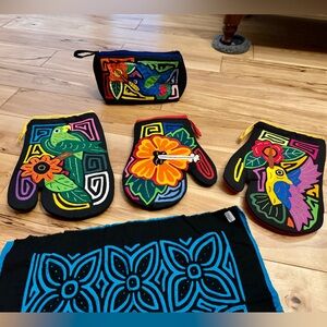 Mola handmade Colorful Tropical Kitchen Set - Oven Mitts & Storage Pouch